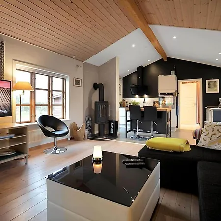 13310-vig-kongepartens-strandvej-42 * Vig