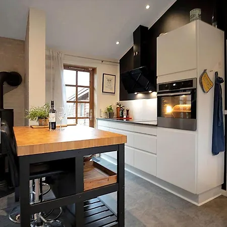 13310-vig-kongepartens-strandvej-42 *